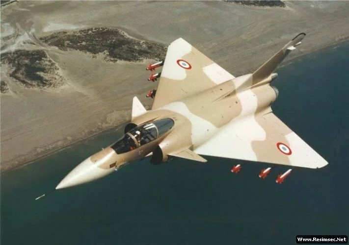 Mirage 4000