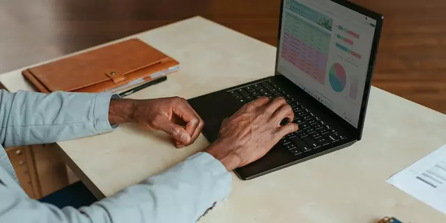 Quais empresas permitem que você trabalhe de casa no Canadá?